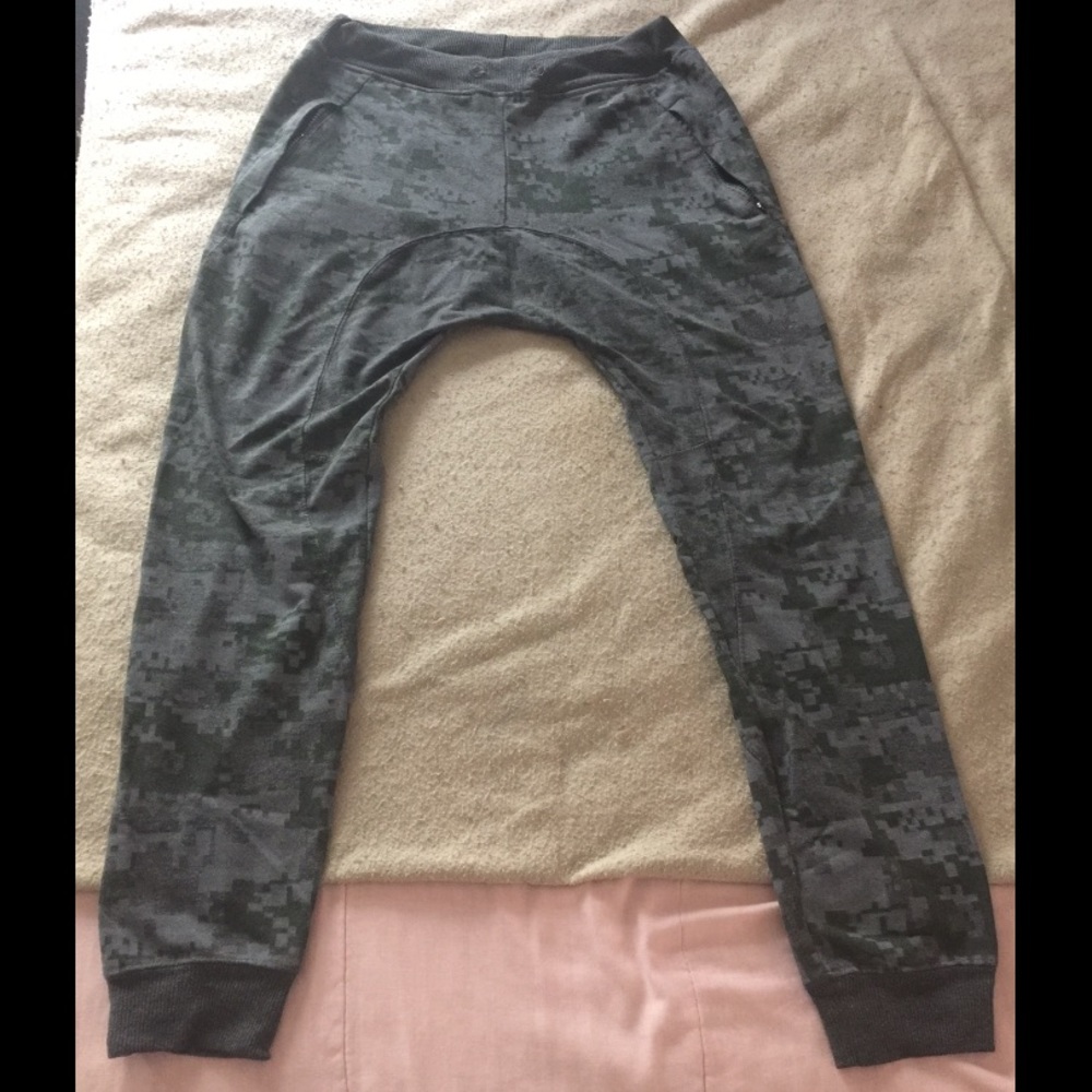 Tech Camo Joggers